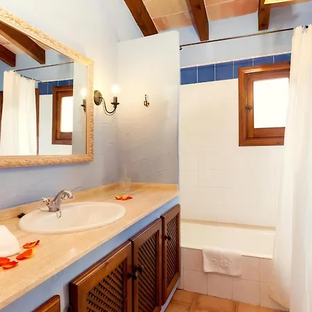 Wonderful Short Walk To Old Town Colom Private Pool